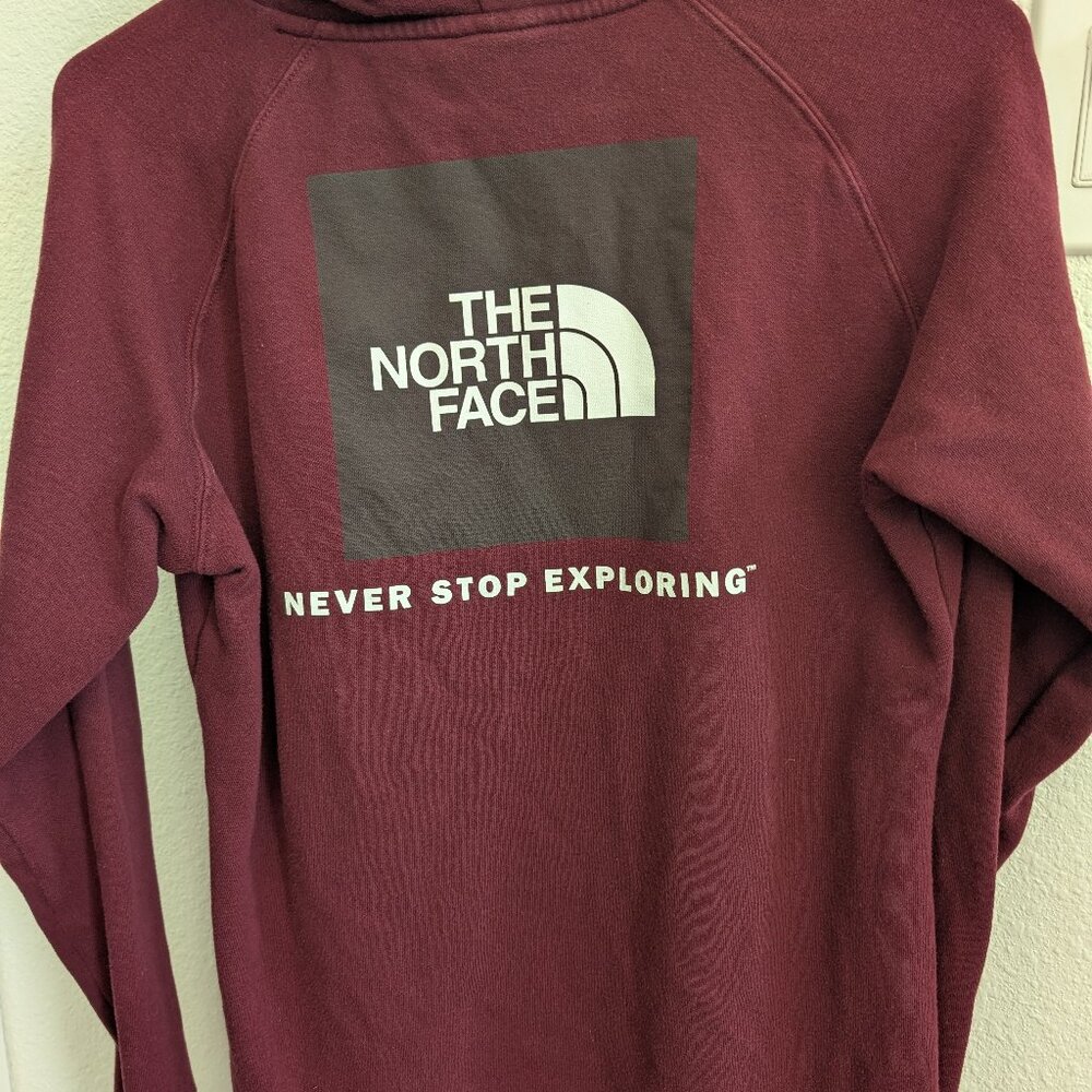 North face Burgundy hoodie size medium